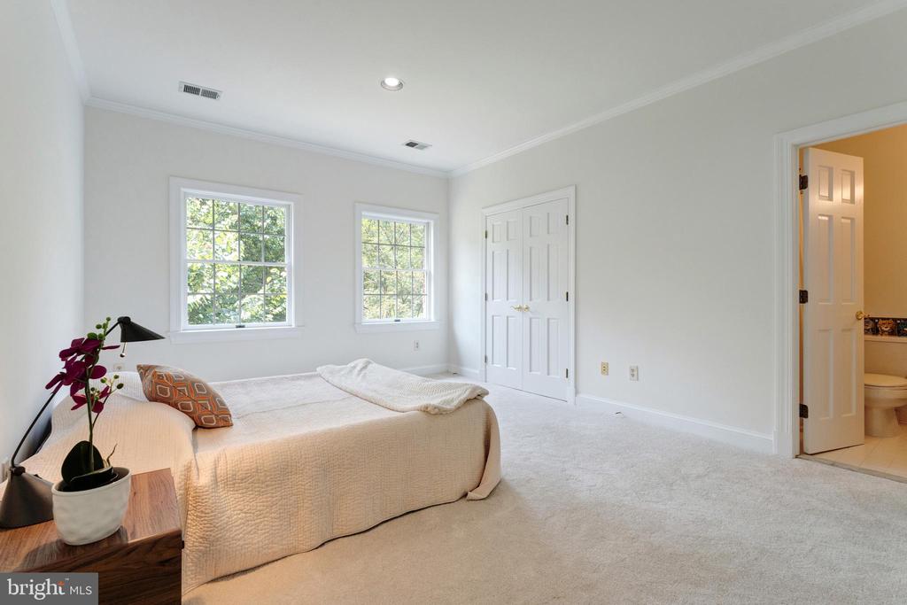 Great Falls, Virginia, 22066, United States, 5 Bedrooms Bedrooms, ,5 BathroomsBathrooms,Residential,For Sale,1900616