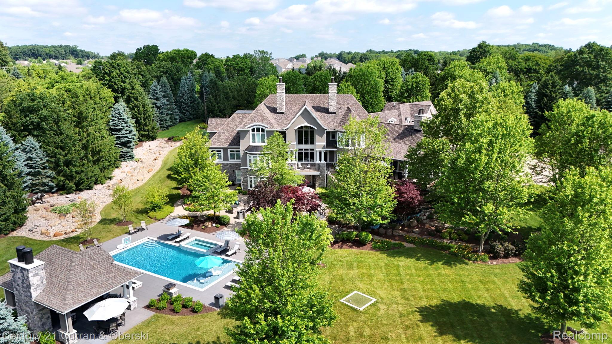 South Lyon, Michigan, 48178, United States, 6 Bedrooms Bedrooms, ,8 BathroomsBathrooms,Residential,For Sale,1914337