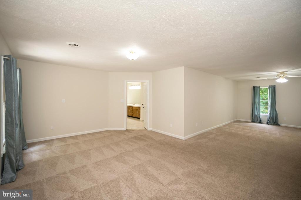 Stafford, Virginia, 22554, United States, 5 Bedrooms Bedrooms, ,4 BathroomsBathrooms,Residential,For Sale,1938309