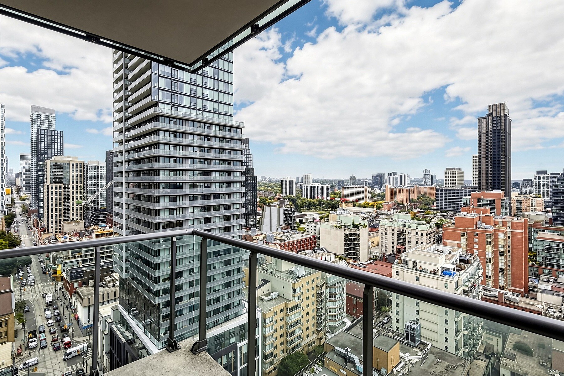  Spire The Condominium - 物件實景