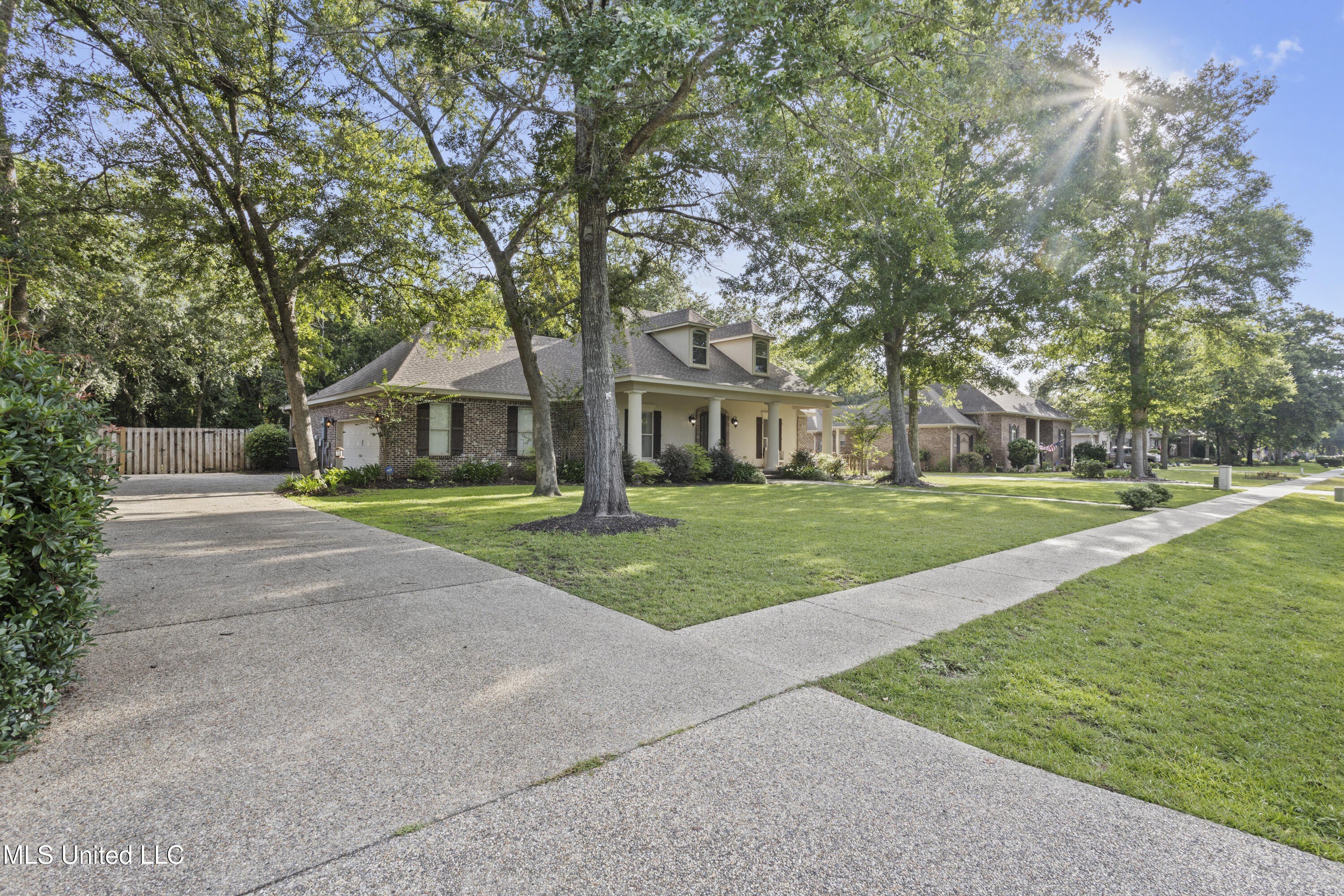 Ocean Springs, Mississippi, 39564, United States, 4 Bedrooms Bedrooms, ,3 BathroomsBathrooms,Residential,For Sale,1976002