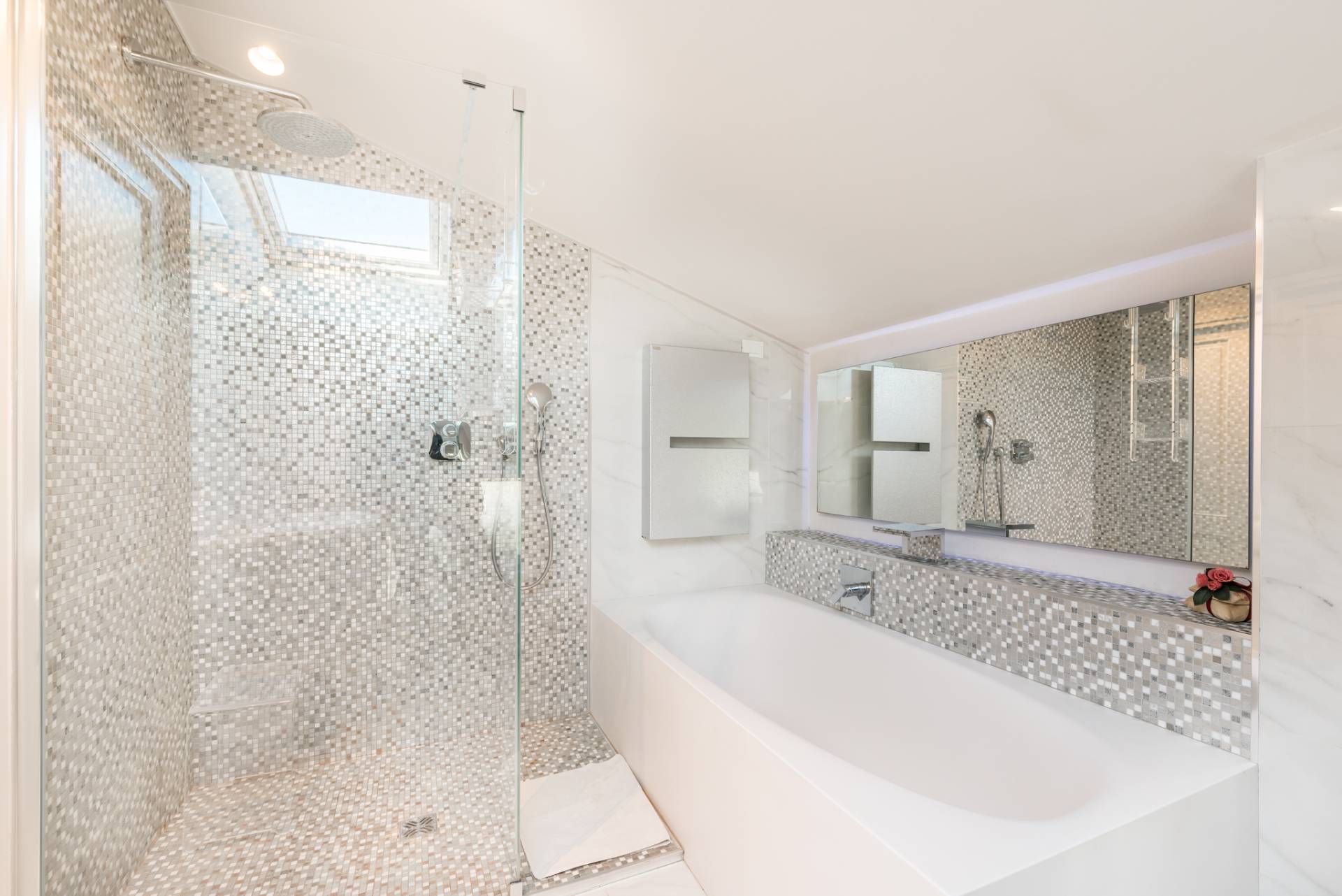 Via Piave, Forte dei Marmi, Lucca, 55042, IT, 4 Bedrooms Bedrooms, ,4 BathroomsBathrooms,Residential,For Sale,Via Piave,1630004