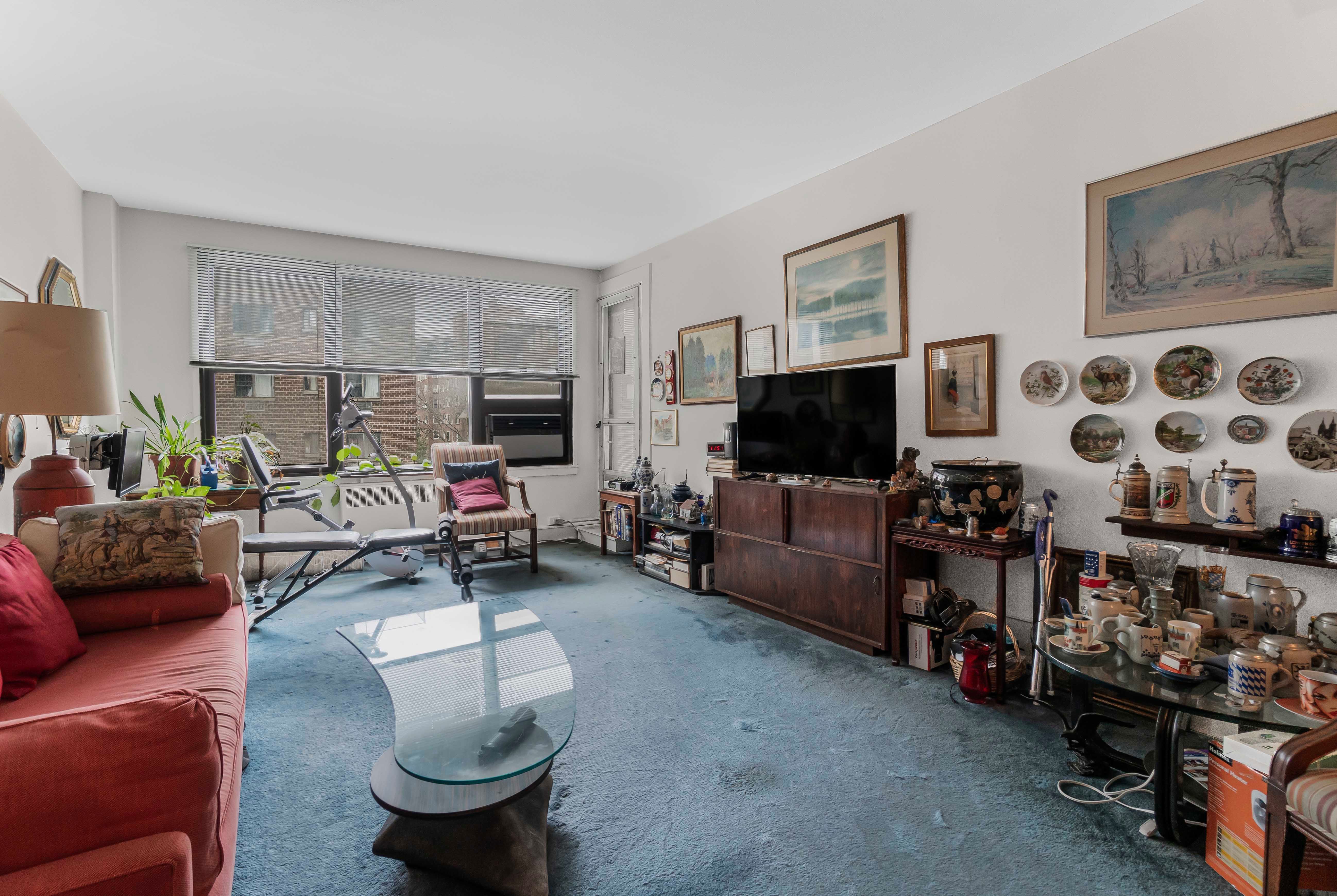 Rego Park, New York, 11374, United States, 2 Bedrooms Bedrooms, ,2 BathroomsBathrooms,Residential,For Sale,1980666
