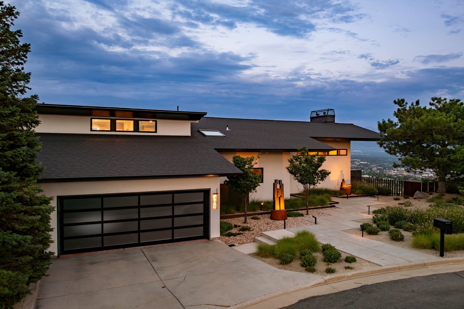  Stunning Contemporary Home with Commanding Views - 物件實景