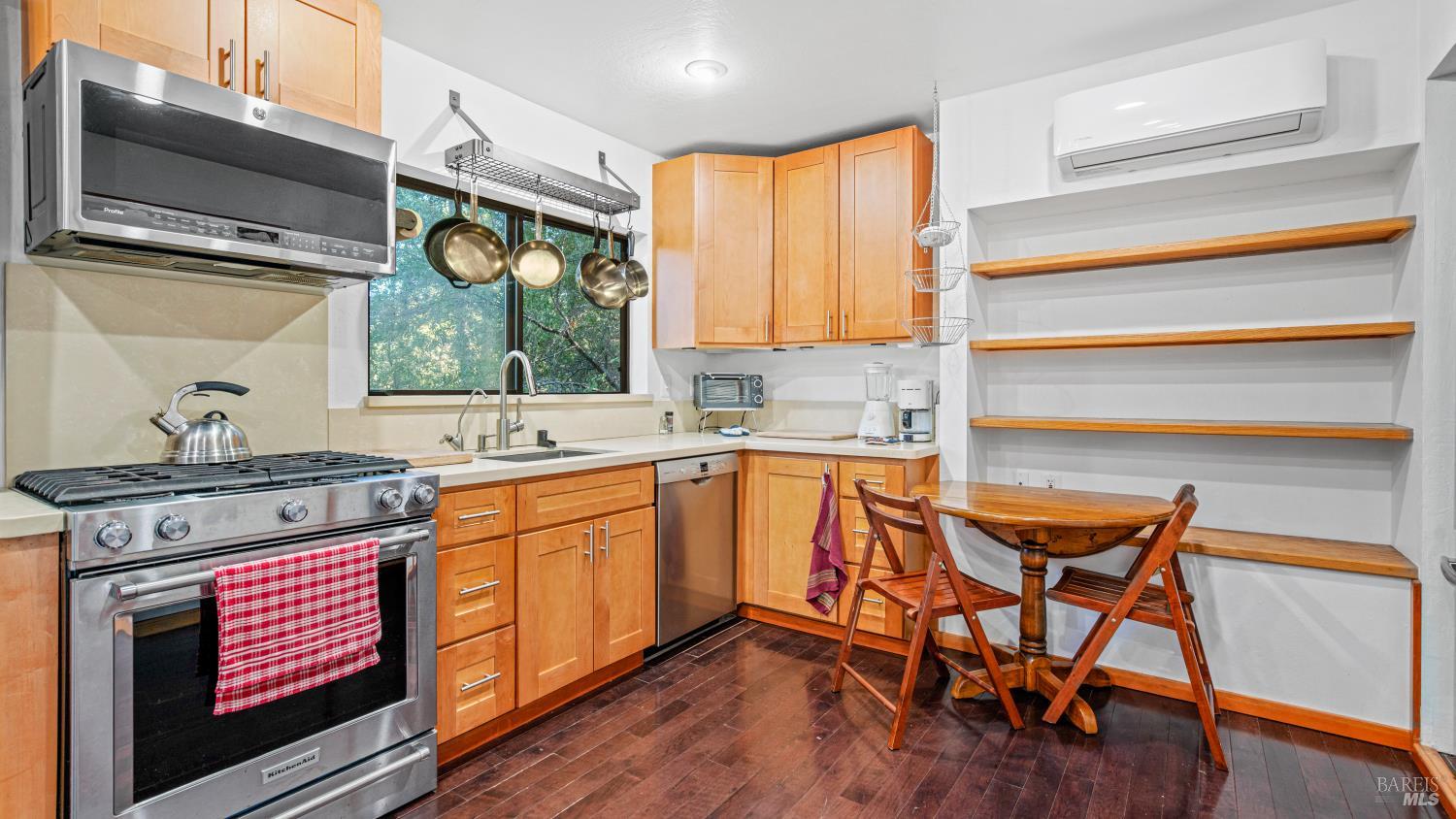 Woodacre, California, 94973, United States, 4 Bedrooms Bedrooms, ,5 BathroomsBathrooms,Residential,For Sale,1847127