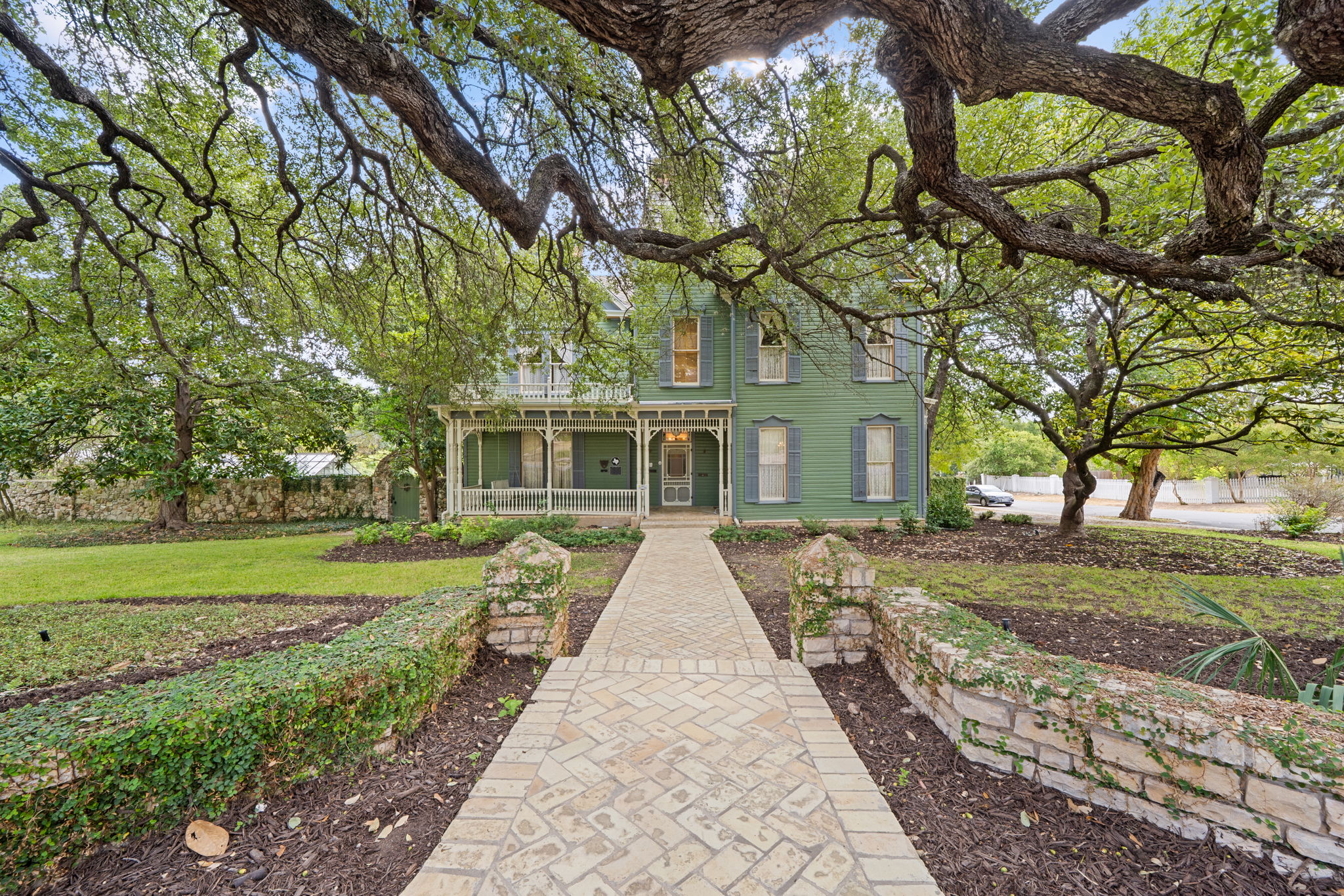 San Marcos, Texas, 78666, United States, 3 Bedrooms Bedrooms, ,4 BathroomsBathrooms,Residential,For Sale,1981922