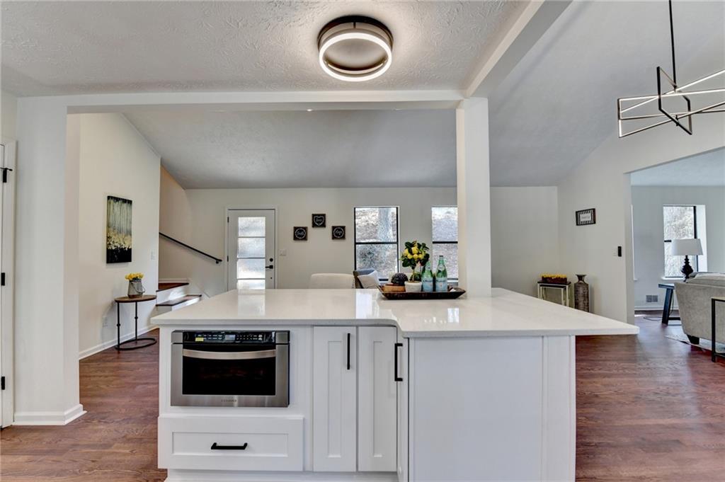 Roswell, Georgia, 30076, United States, 6 Bedrooms Bedrooms, ,3 BathroomsBathrooms,Residential,For Sale,2006214