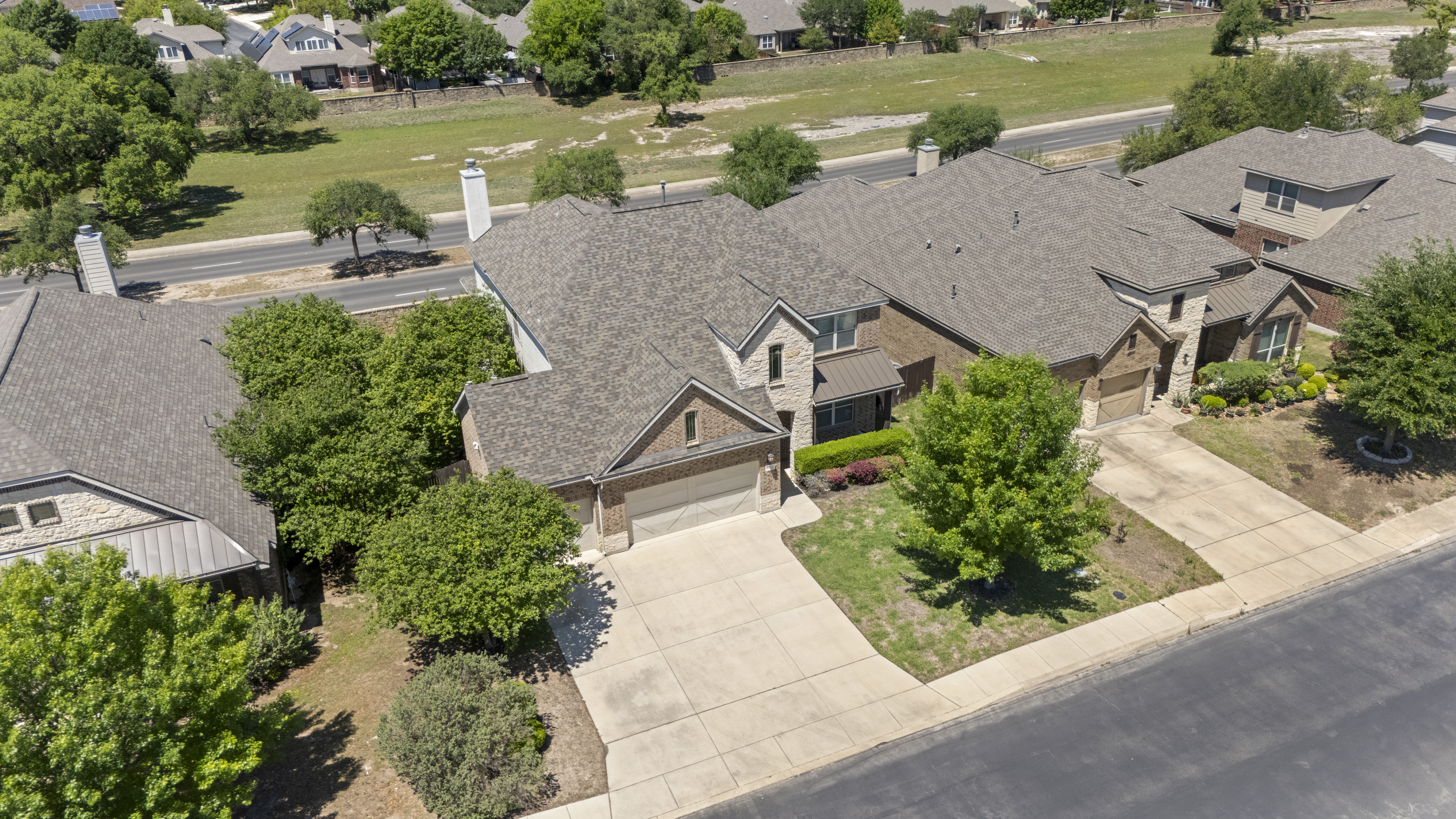  Flexible Living + Game Room in Desirable Northside ISD - 物件實景