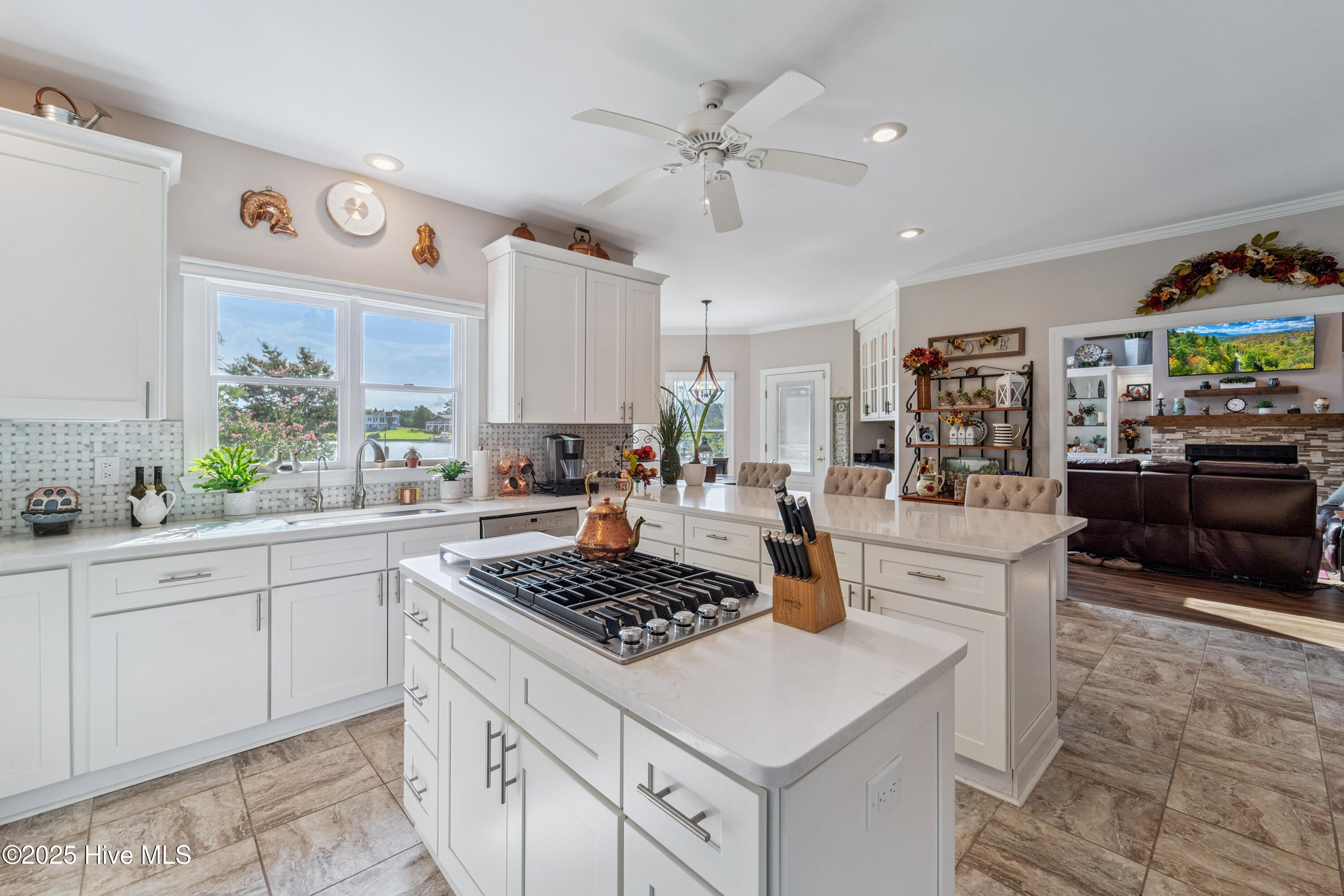 New Bern, North Carolina, 28560, United States, 4 Bedrooms Bedrooms, ,3 BathroomsBathrooms,Residential,For Sale,1907556