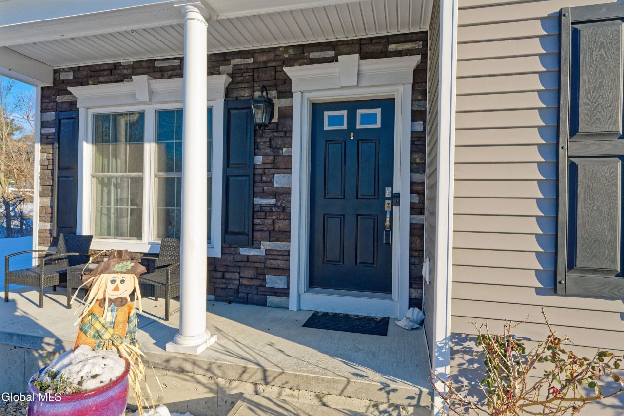 Rensselaer, New York, 12144, United States, 3 Bedrooms Bedrooms, ,3 BathroomsBathrooms,Residential,For Sale,1995950