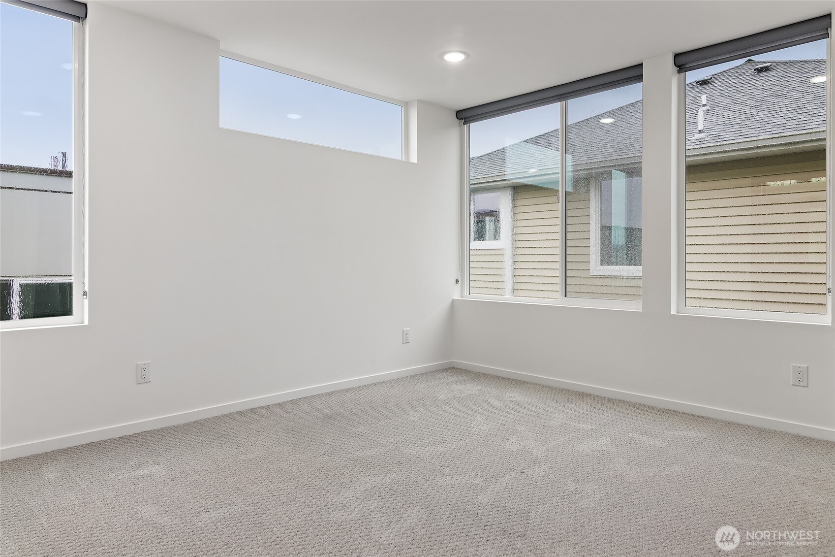 Seattle, Washington, 98103, United States, 2 Bedrooms Bedrooms, ,1 BathroomBathrooms,Residential,For Sale,1991095