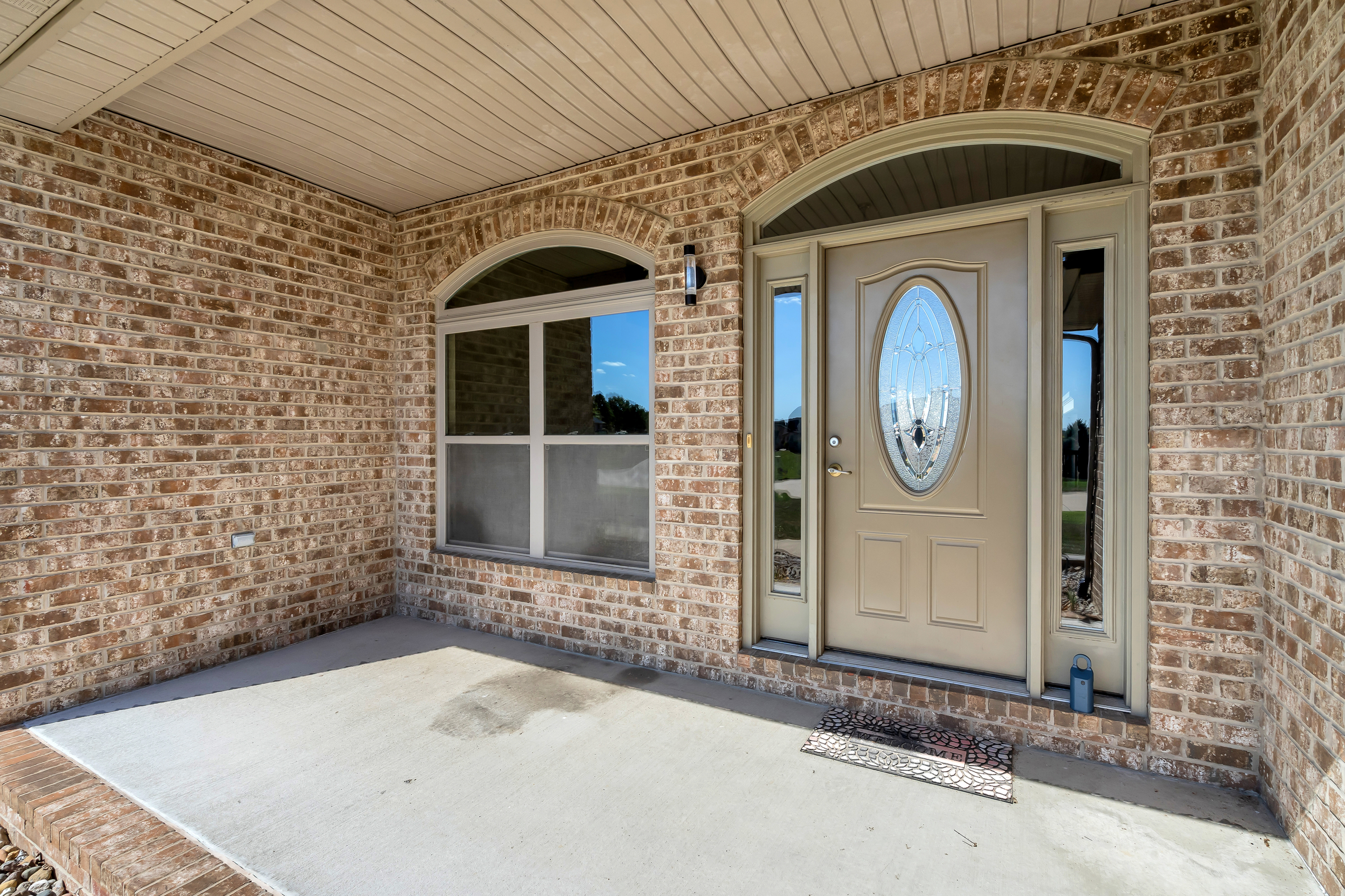 Waterloo, Illinois, 62298, United States, 5 Bedrooms Bedrooms, ,4 BathroomsBathrooms,Residential,For Sale,1978838