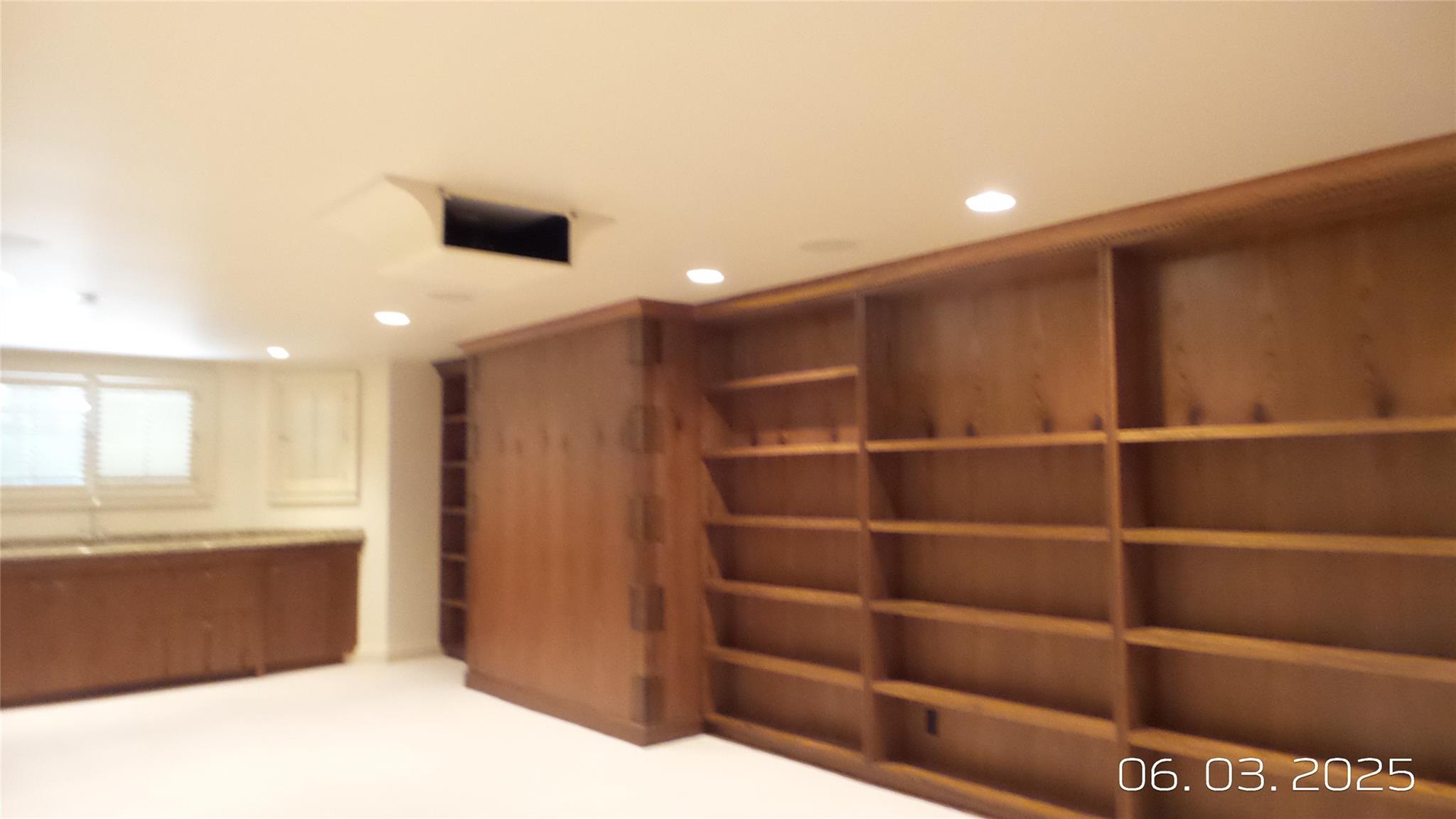 Great Falls, Montana, 59401, United States, 2 Bedrooms Bedrooms, ,4 BathroomsBathrooms,Residential,For Sale,1984477