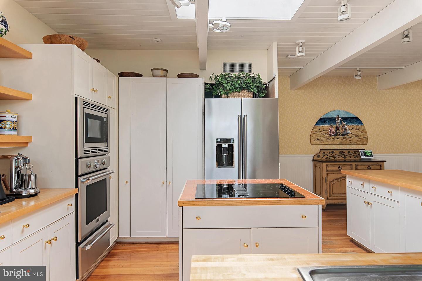 Annapolis, Maryland, 21403, United States, 5 Bedrooms Bedrooms, ,4 BathroomsBathrooms,Residential,For Sale,1895368