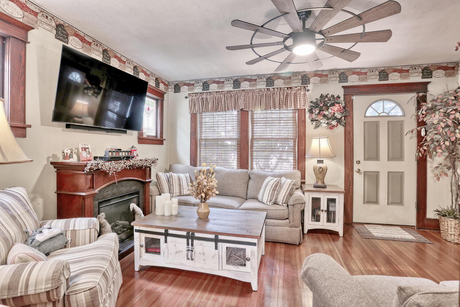 Clifton, New Jersey, 07011, United States, 2 Bedrooms Bedrooms, ,2 BathroomsBathrooms,Residential,For Sale,1975709