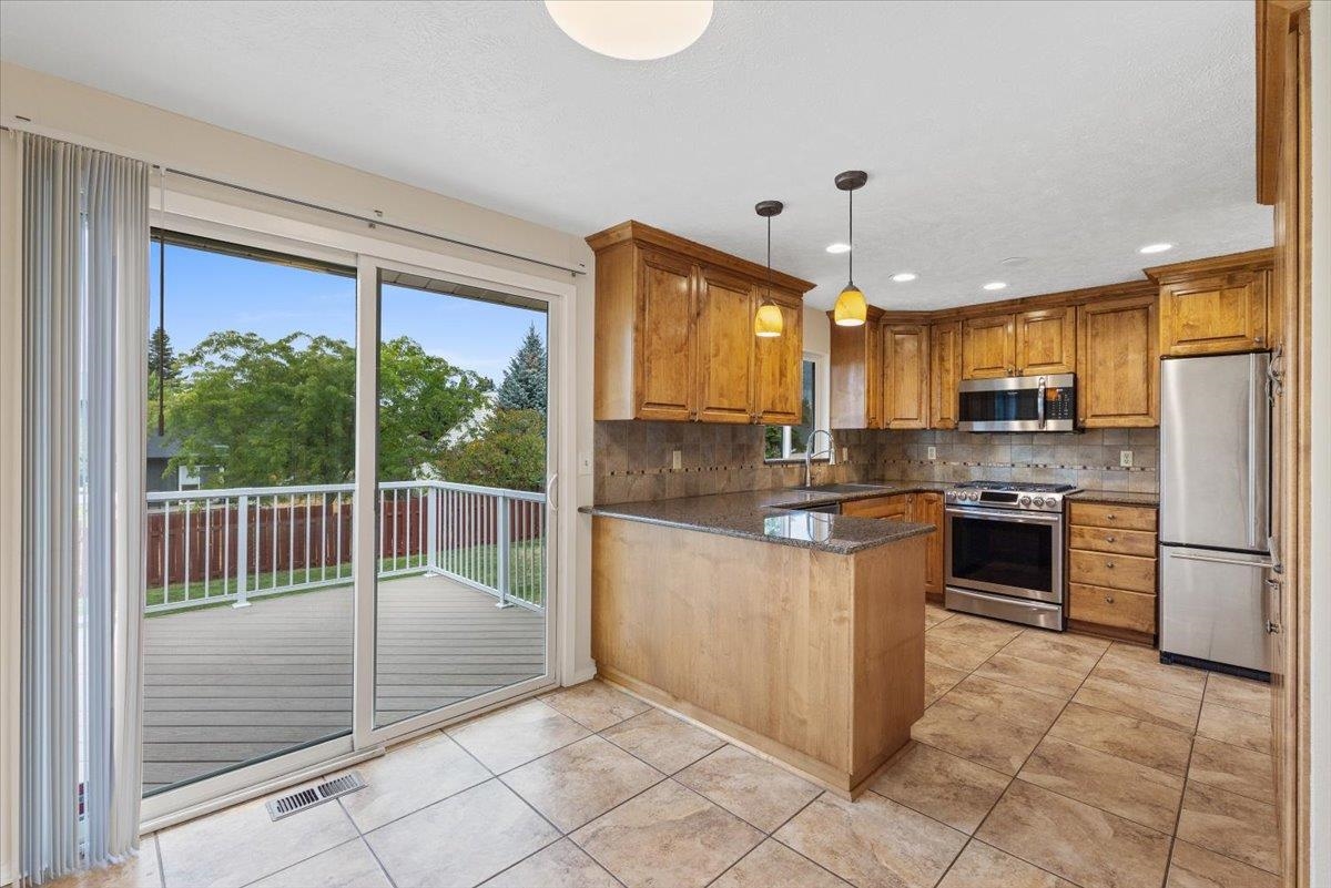Spokane, Washington, 99223, United States, 4 Bedrooms Bedrooms, ,2 BathroomsBathrooms,Residential,For Sale,1925405