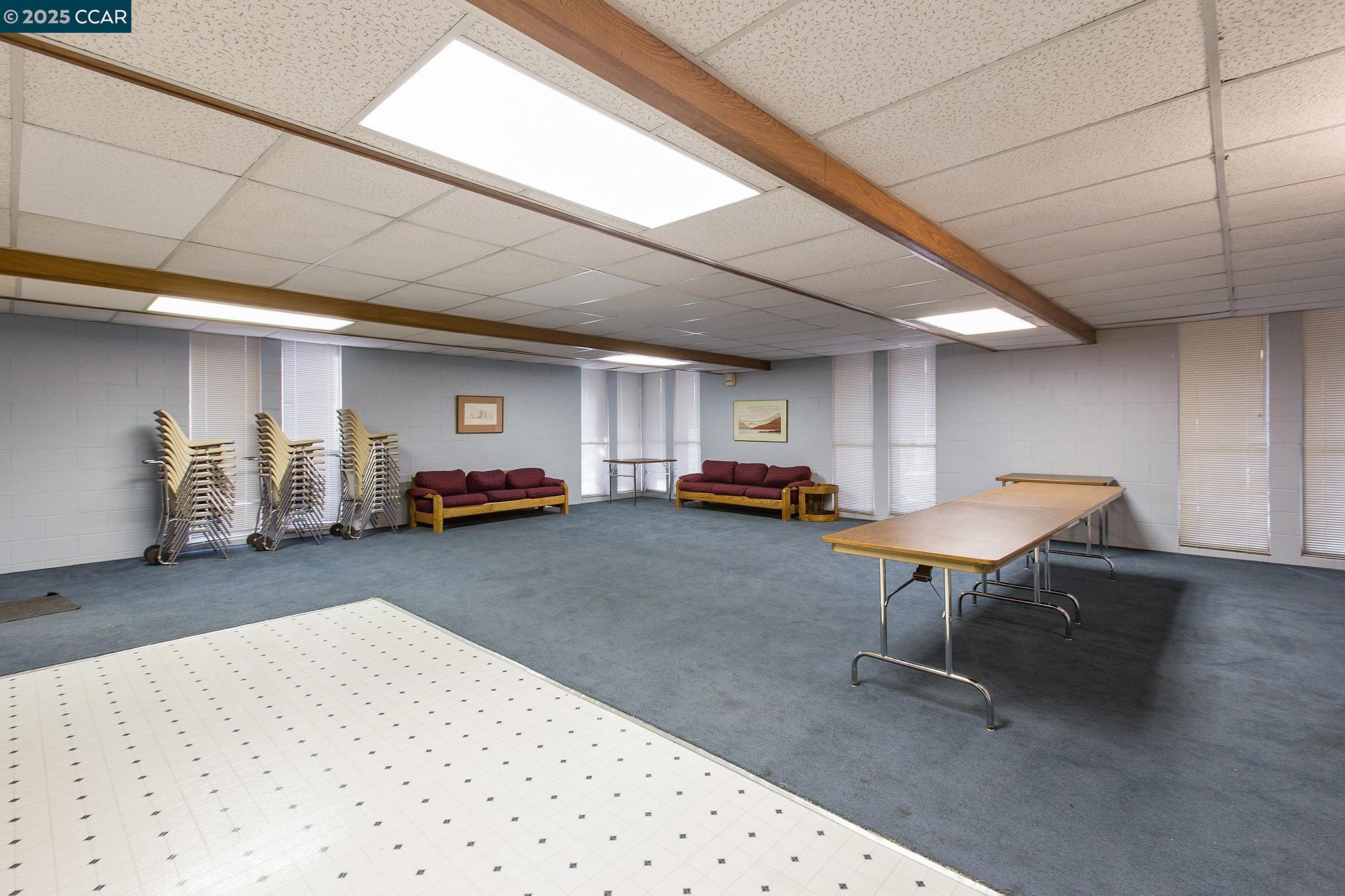 Oakland, California, 94610, United States, 2 Bedrooms Bedrooms, ,2 BathroomsBathrooms,Residential,For Sale,1984718