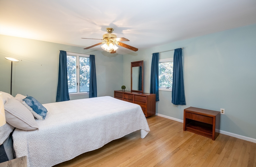 Salem, Massachusetts, 01970, United States, 2 Bedrooms Bedrooms, ,2 BathroomsBathrooms,Residential,For Sale,1944835