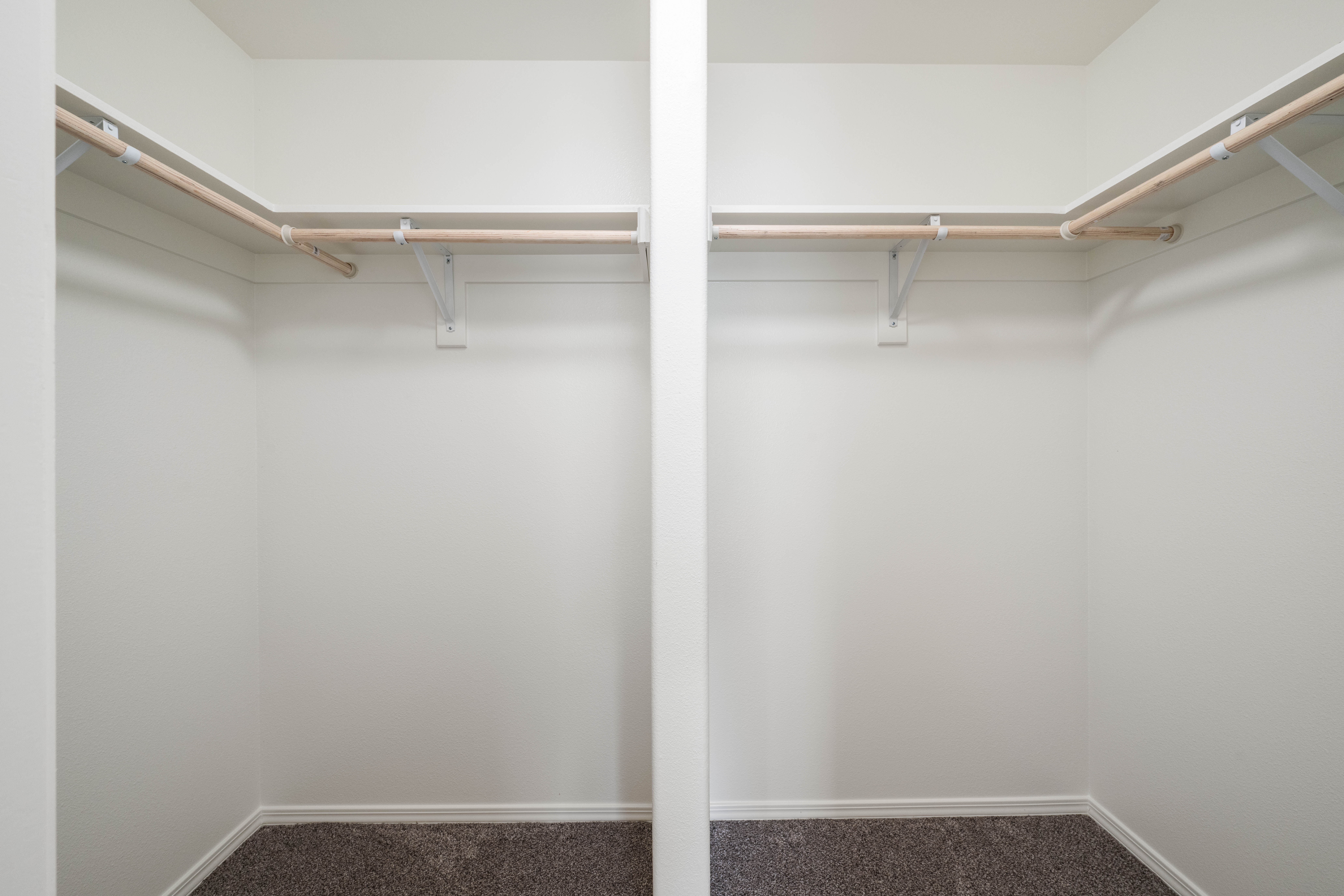  Cul de sac Living, All New & Fresh Inside, Turn Key - 物件實景