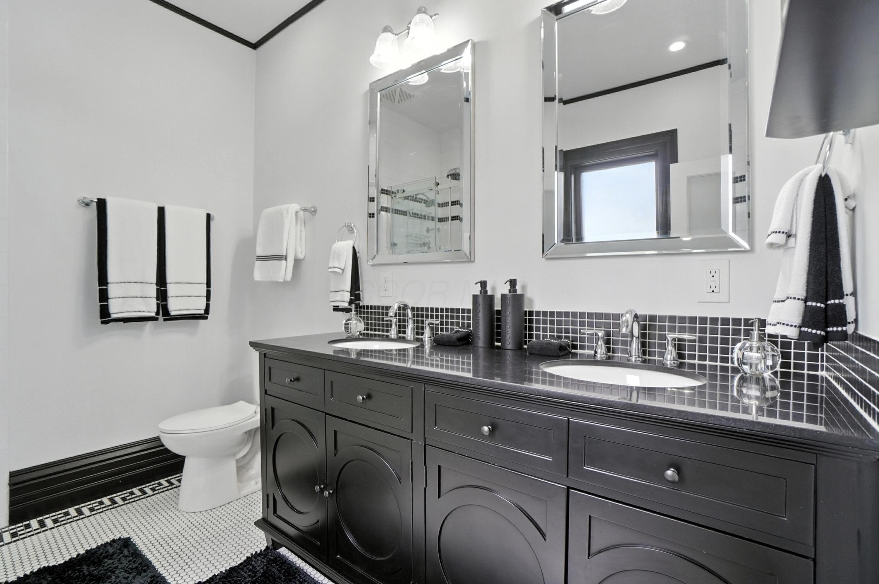 Columbus, Ohio, 43201, United States, 3 Bedrooms Bedrooms, ,4 BathroomsBathrooms,Residential,For Sale,1903753