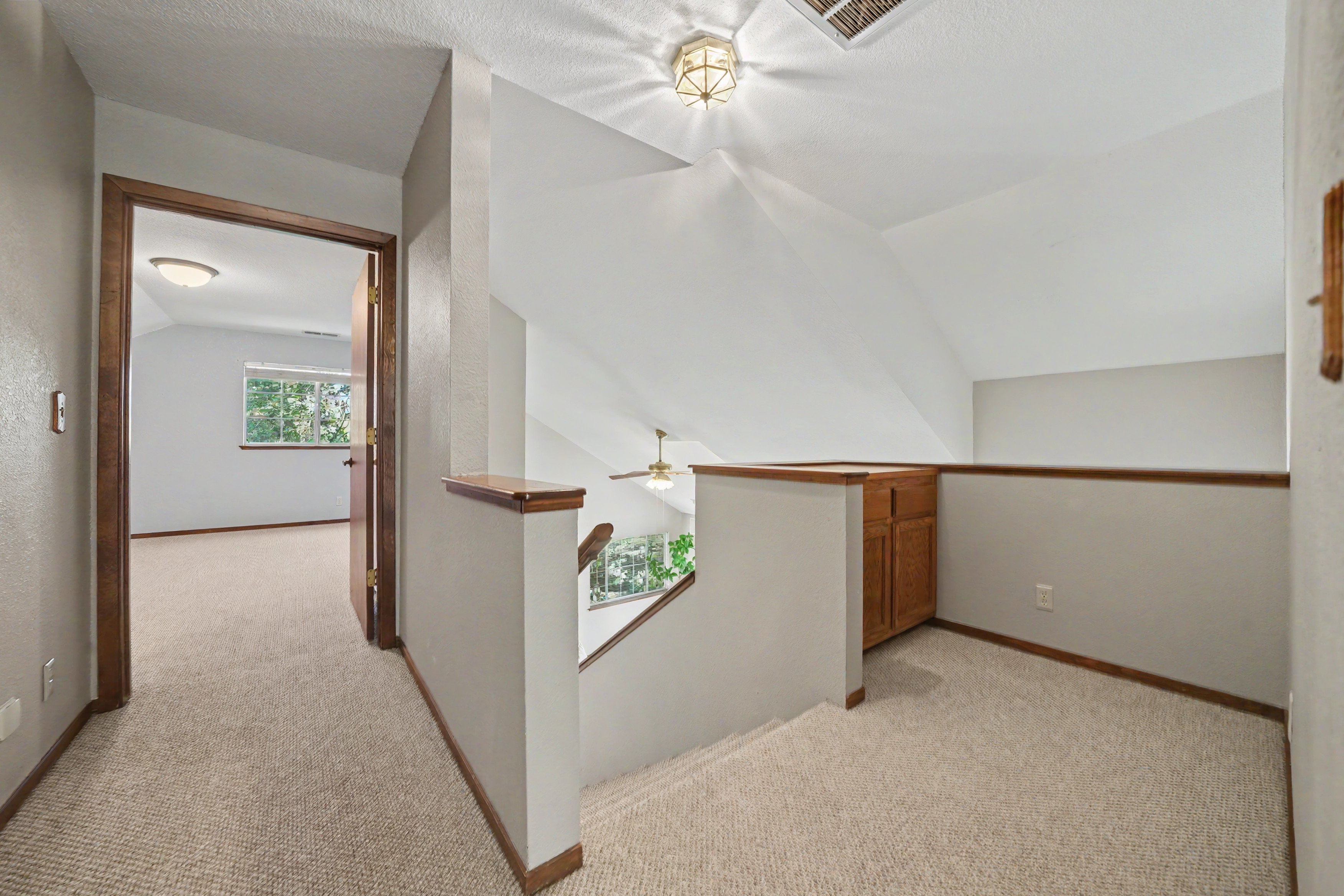  Spacious Sutter Creek Home with Hillside Views and Endless Potential - 物件實景