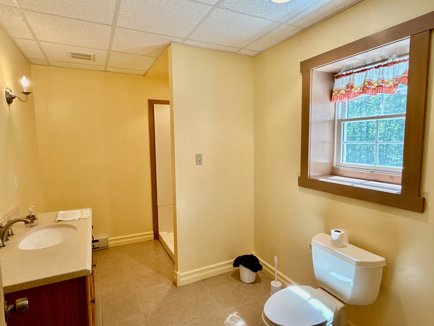 Hawley, Pennsylvania, 18428, United States, 3 Bedrooms Bedrooms, ,4 BathroomsBathrooms,Residential,For Sale,1846687