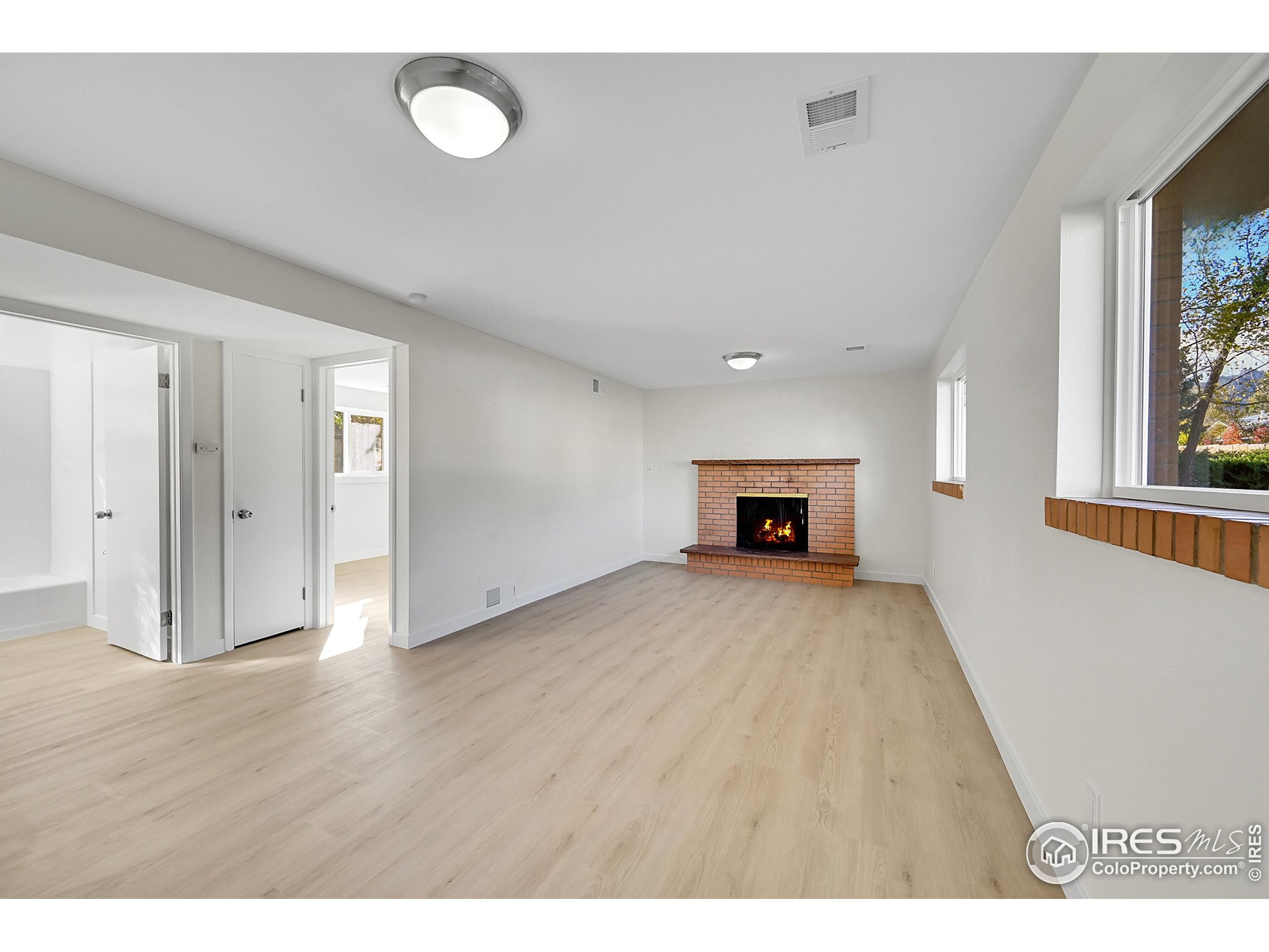 Boulder, Colorado, 80305, United States, 4 Bedrooms Bedrooms, ,2 BathroomsBathrooms,Residential,For Sale,1989611