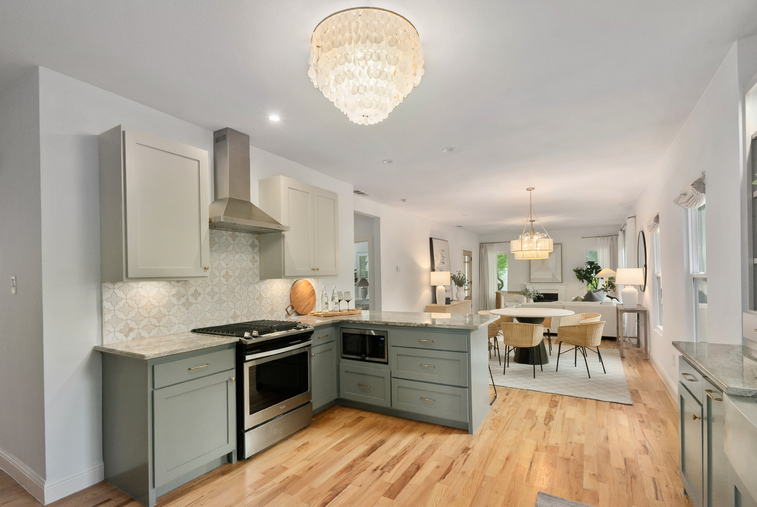  Classic East Dallas Craftsman with Refined Modern Updates - 物件實景