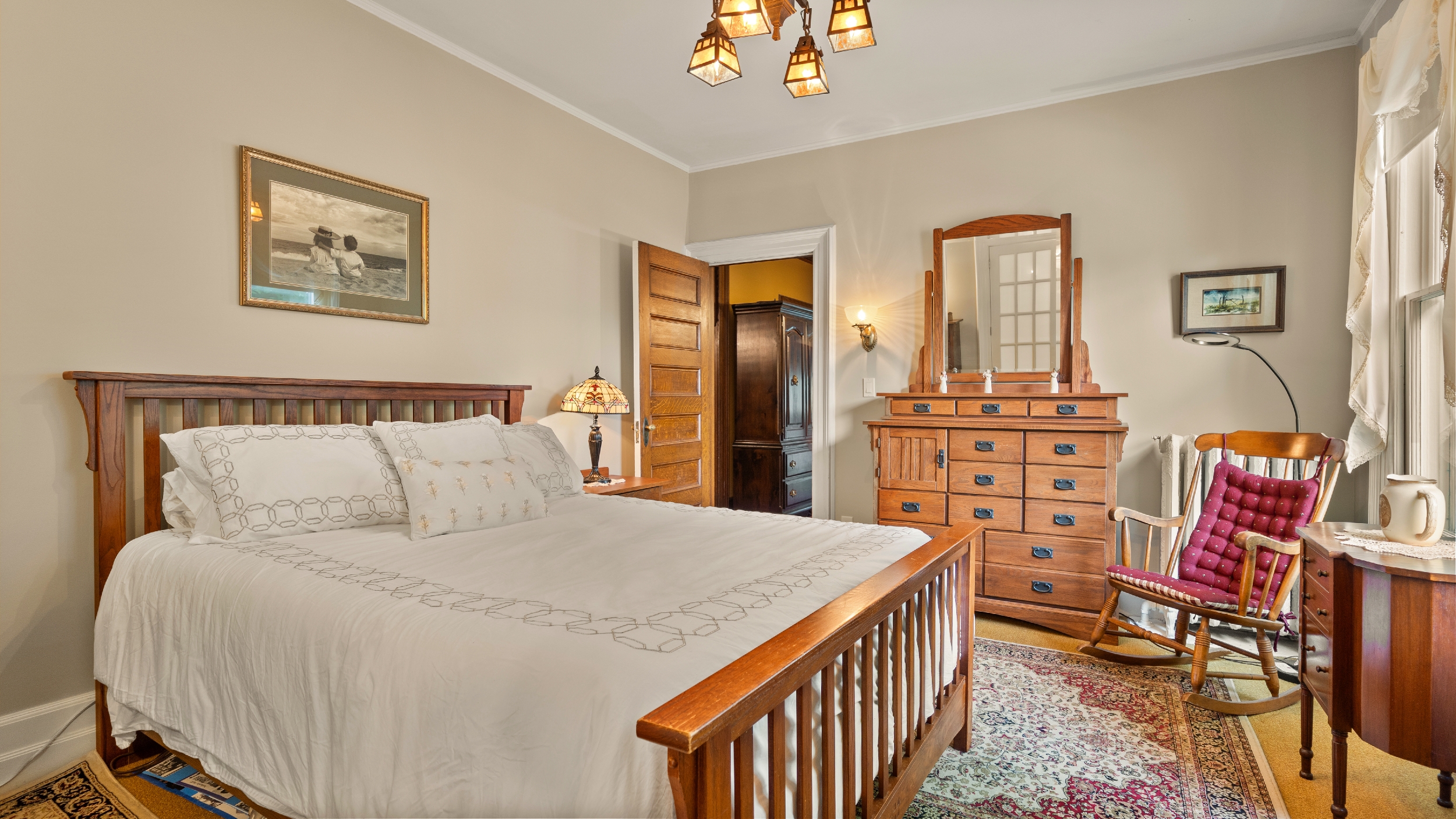  Charming In-Town Victorian with Large Carriage House - 物件實景