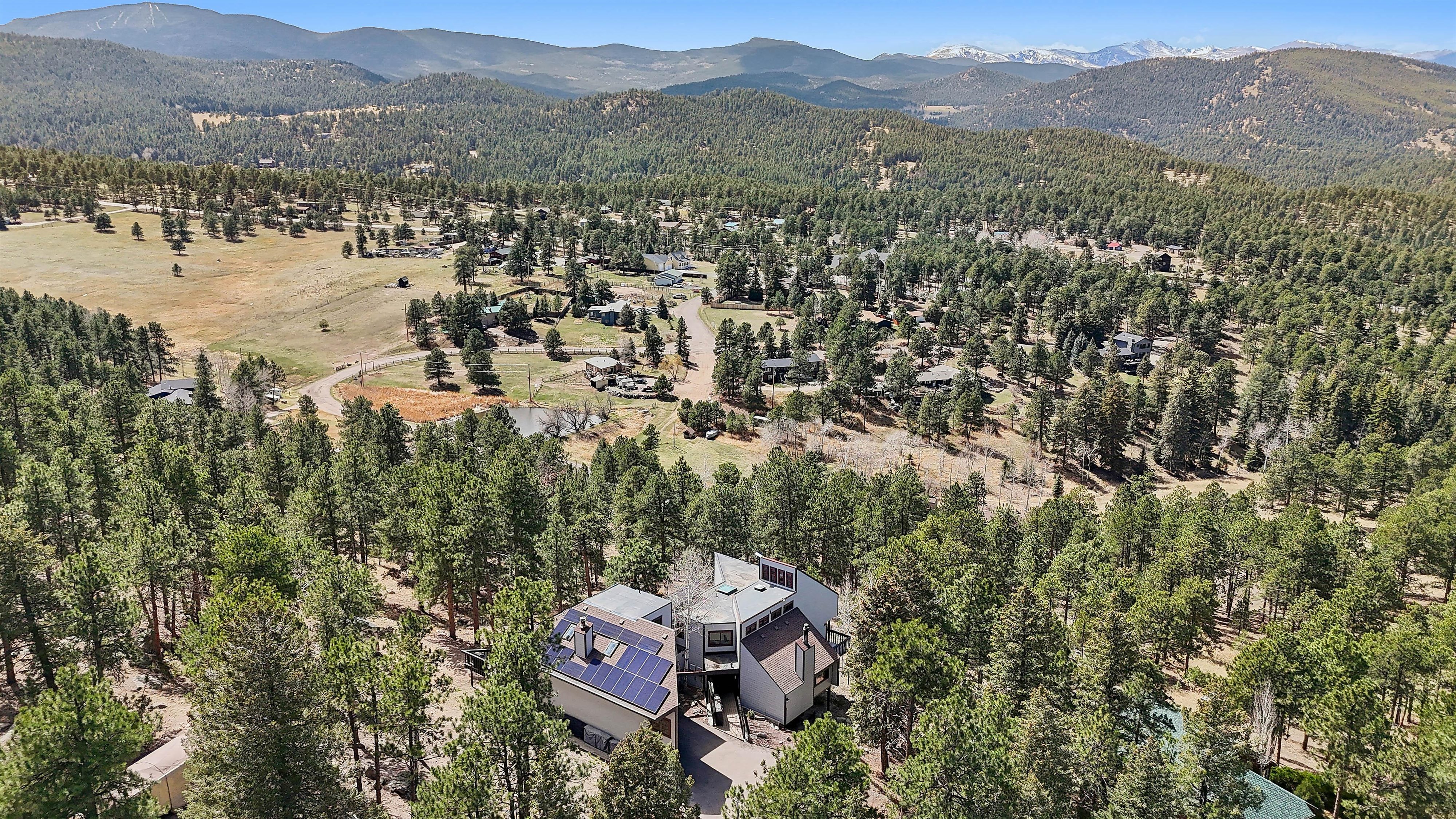  Experience Refined Mid-Century Inspired Mountain Living on 3.37 Acres - 物件實景