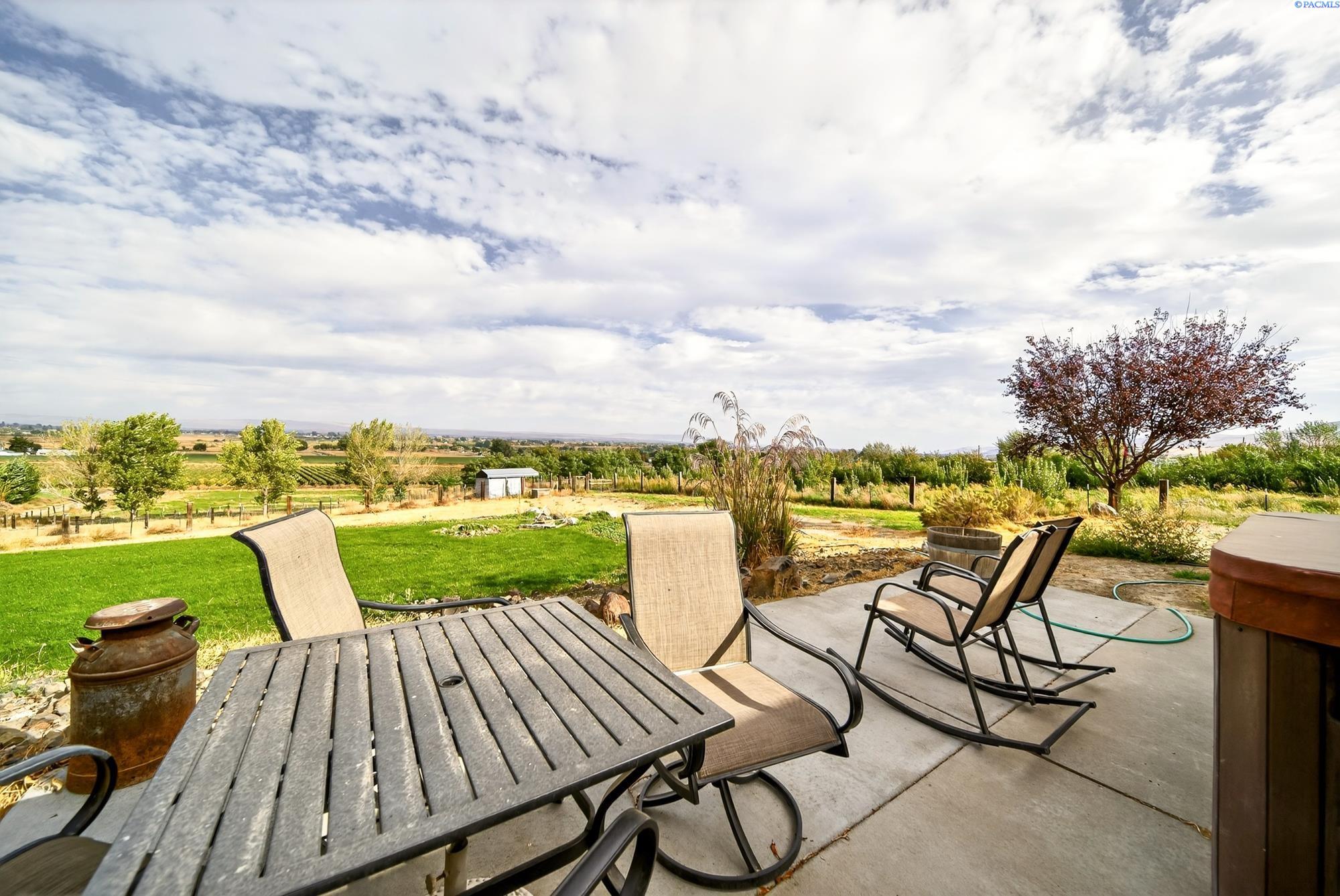 Prosser, Washington, 99350, United States, 3 Bedrooms Bedrooms, ,2 BathroomsBathrooms,Residential,For Sale,1964108