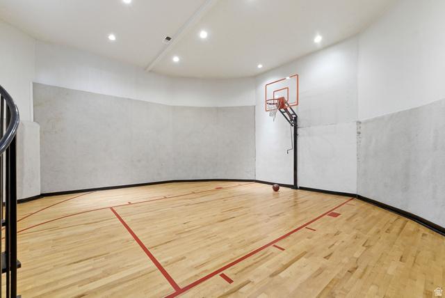 Bountiful, Utah, 84010, United States, 8 Bedrooms Bedrooms, ,6 BathroomsBathrooms,Residential,For Sale,2034366