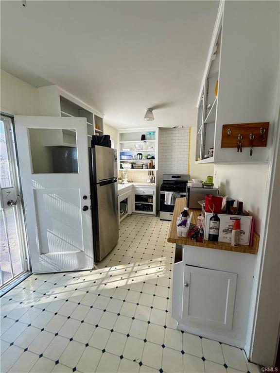 Montebello, California, 90640, United States, 3 Bedrooms Bedrooms, ,1 BathroomBathrooms,Residential,For Sale,1935103