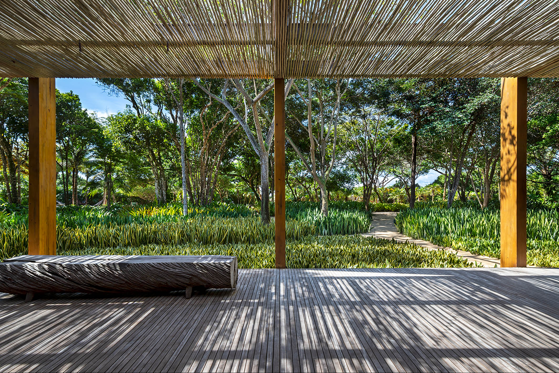 Seafront house by Marcio Kogan with seamless integration to the landscape - 物件實景