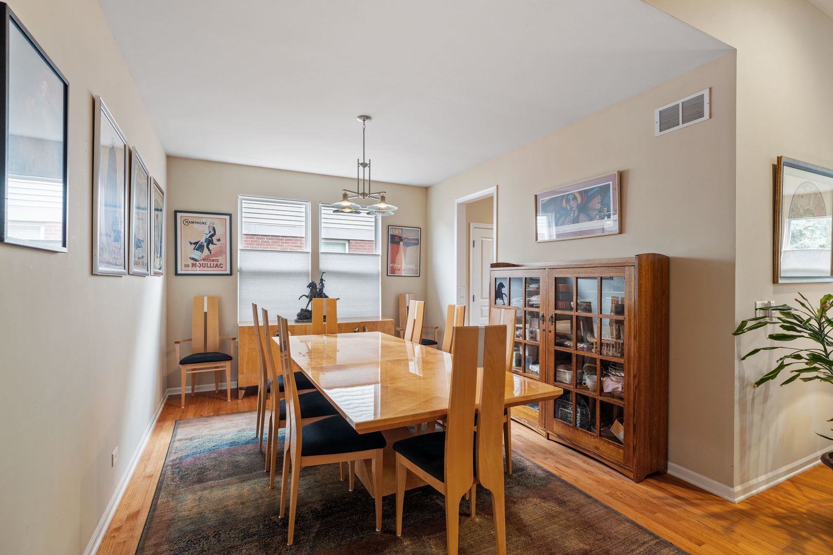 Orland Park, Illinois, 60462, United States, 2 Bedrooms Bedrooms, ,2 BathroomsBathrooms,Residential,For Sale,1941007