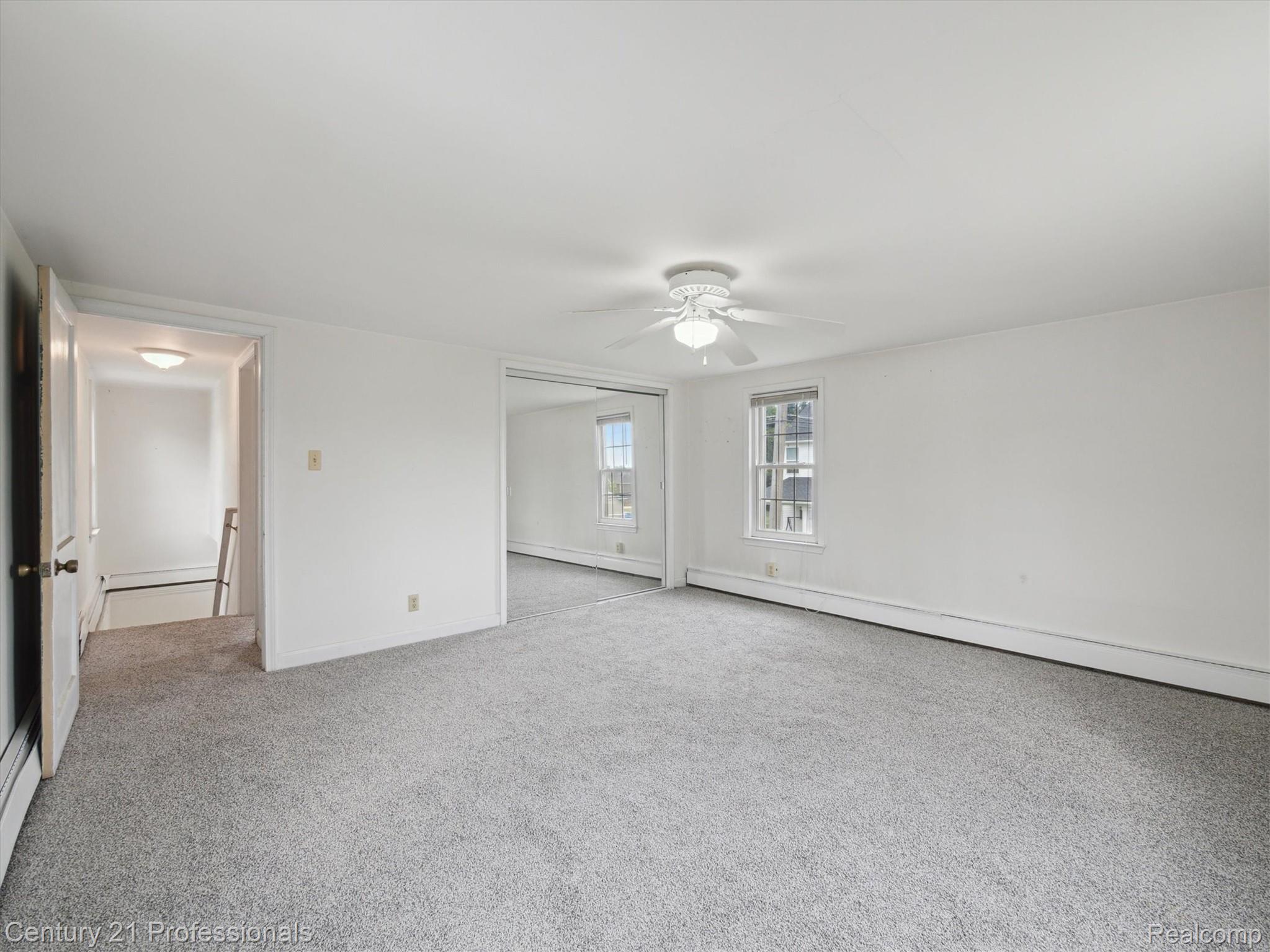 FarmingtonHills, Michigan, 48167, United States, 4 Bedrooms Bedrooms, ,4 BathroomsBathrooms,Residential,For Sale,1895323
