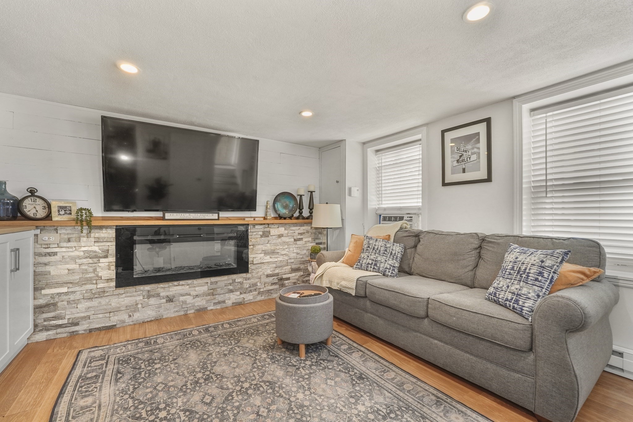 Boston, Massachusetts, 02129, United States, 2 Bedrooms Bedrooms, ,2 BathroomsBathrooms,Residential,For Sale,1895002