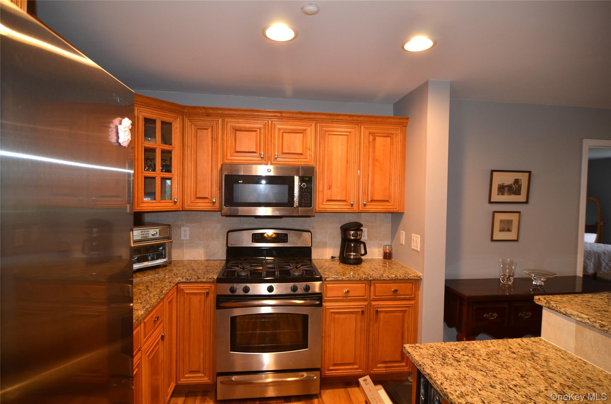 Haverstraw, New York, 10927, United States, 2 Bedrooms Bedrooms, ,2 BathroomsBathrooms,Residential,For Sale,1961426