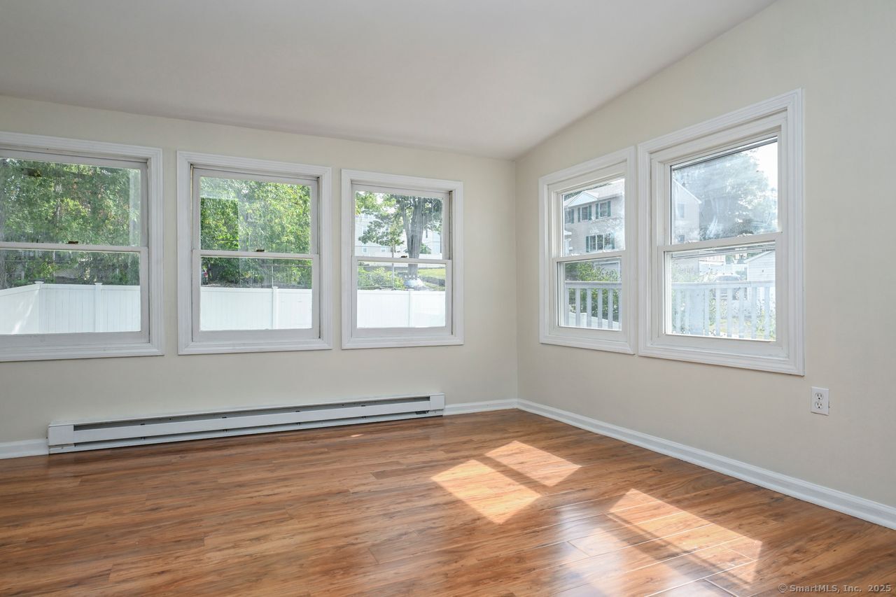 Wallingford, Connecticut, 06492, United States, 6 Bedrooms Bedrooms, ,4 BathroomsBathrooms,Residential,For Sale,1989730