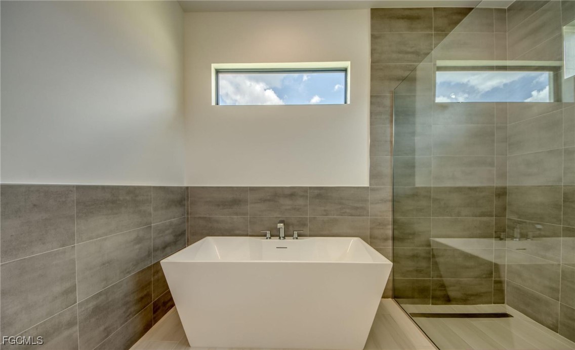 Cape Coral, Florida, 33914, United States, 3 Bedrooms Bedrooms, ,2 BathroomsBathrooms,Residential,For Sale,2009970