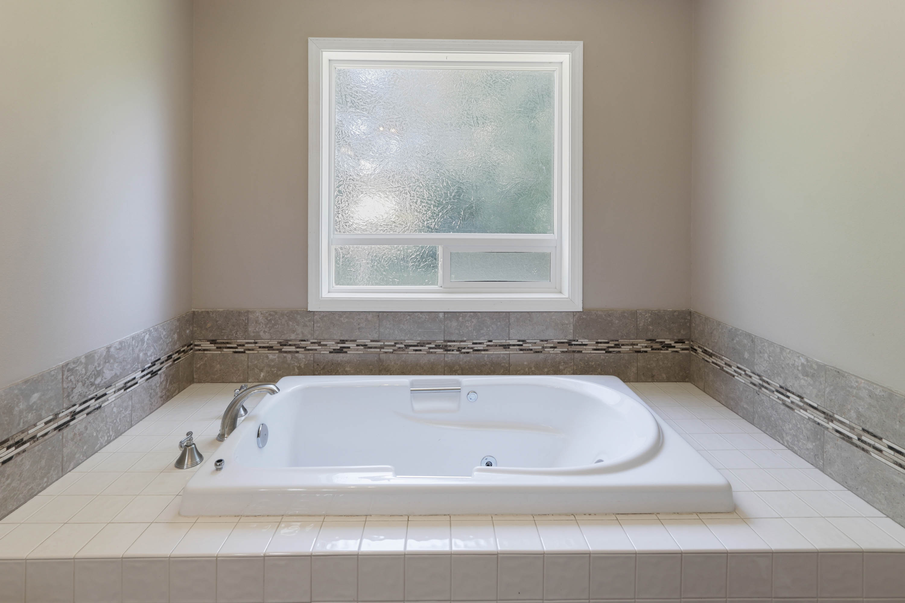 Sandpoint, Idaho, 83864, United States, 3 Bedrooms Bedrooms, ,2 BathroomsBathrooms,Residential,For Sale,2005363