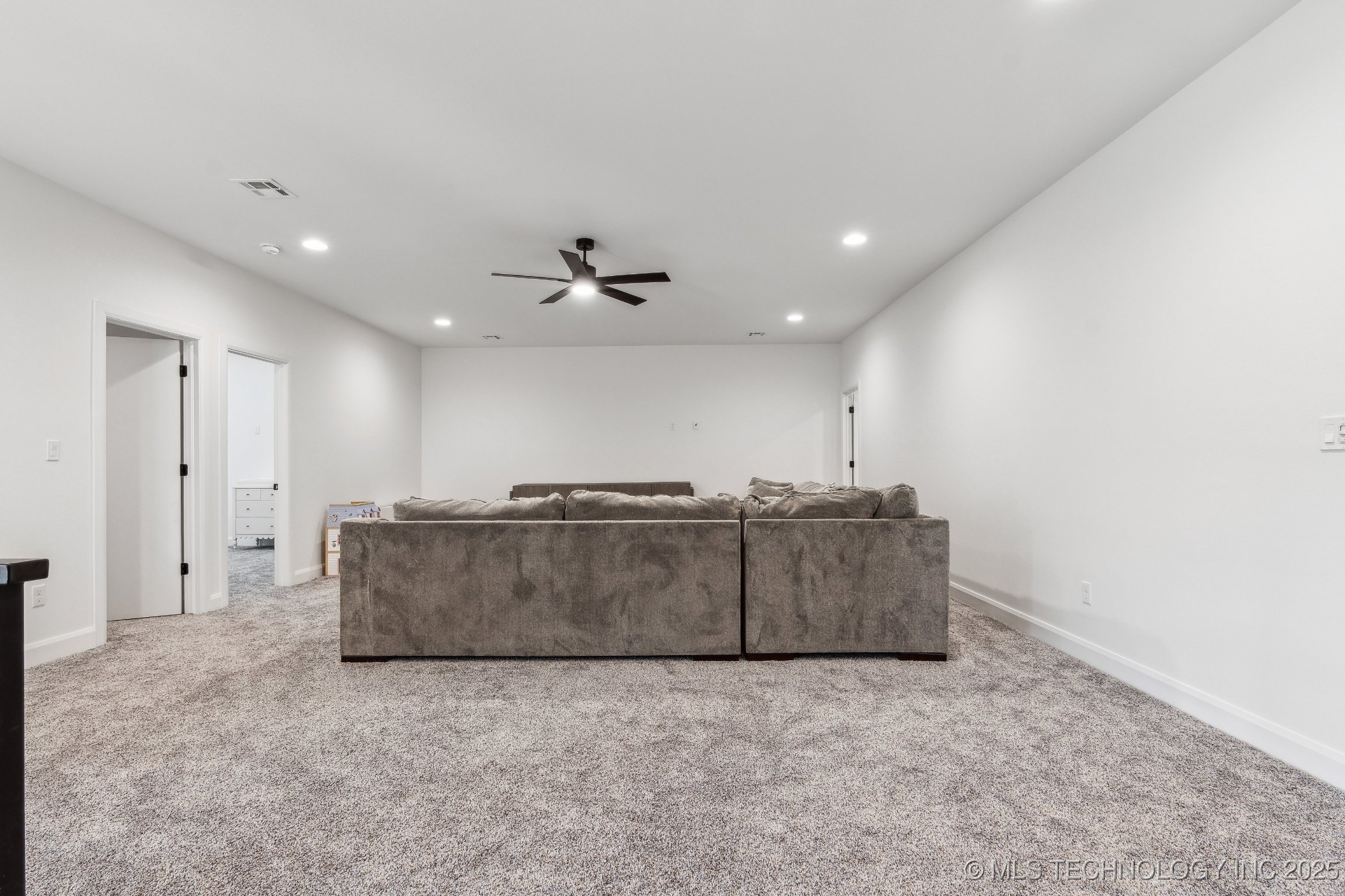 Bixby, Oklahoma, 74008, United States, 5 Bedrooms Bedrooms, ,5 BathroomsBathrooms,Residential,For Sale,1838867