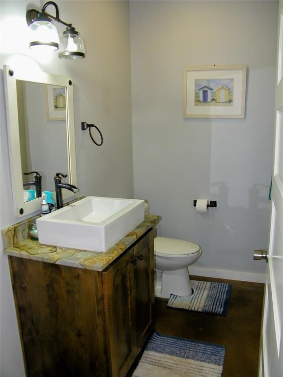 Kingfisher, Oklahoma, 73750, United States, 4 Bedrooms Bedrooms, ,3 BathroomsBathrooms,Residential,For Sale,1973899