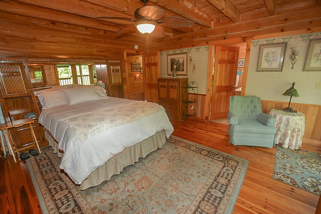 Sevierville, Tennessee, 37876, United States, 2 Bedrooms Bedrooms, ,2 BathroomsBathrooms,Residential,For Sale,1976513