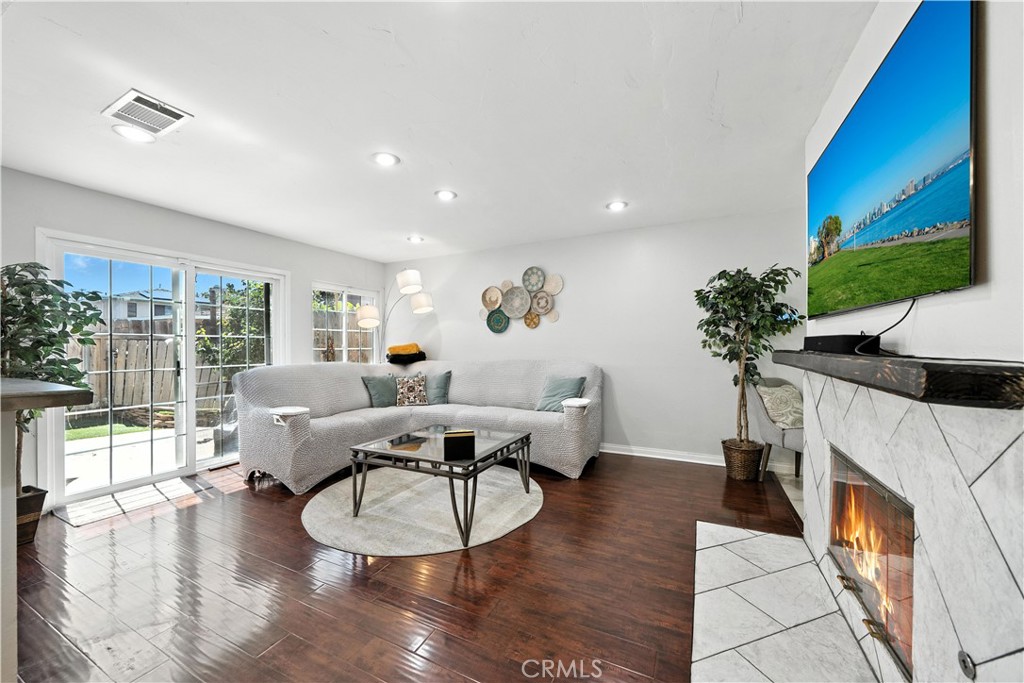 El Cajon, California, 92019, United States, 2 Bedrooms Bedrooms, ,3 BathroomsBathrooms,Residential,For Sale,1921774