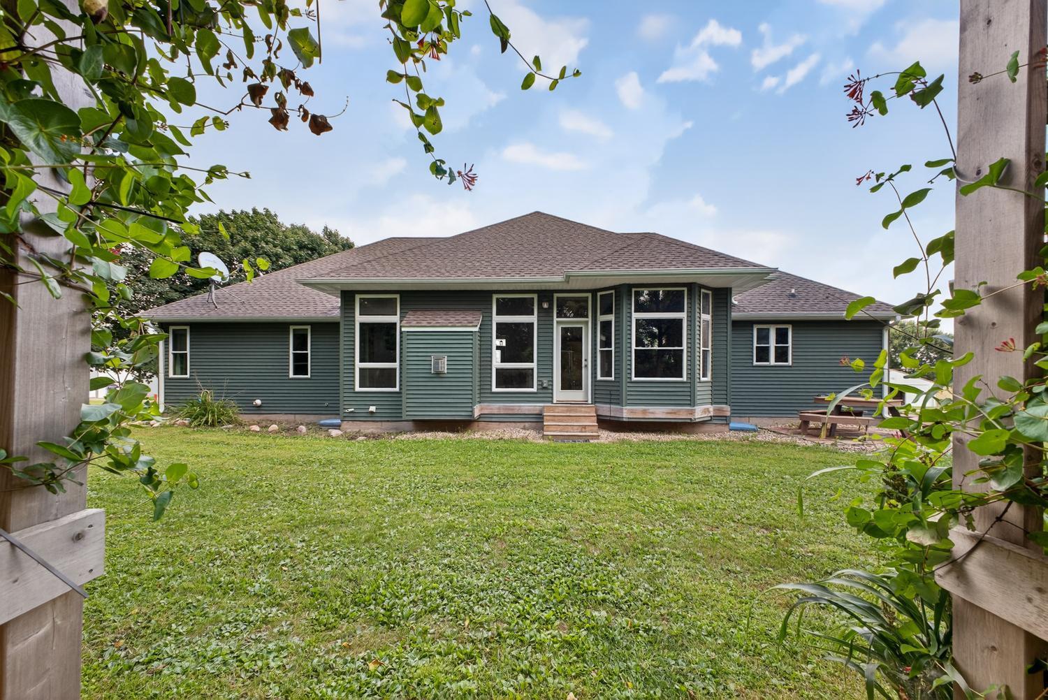 Udolpho Twp, Minnesota, 55917, United States, 5 Bedrooms Bedrooms, ,3 BathroomsBathrooms,Residential,For Sale,1940974