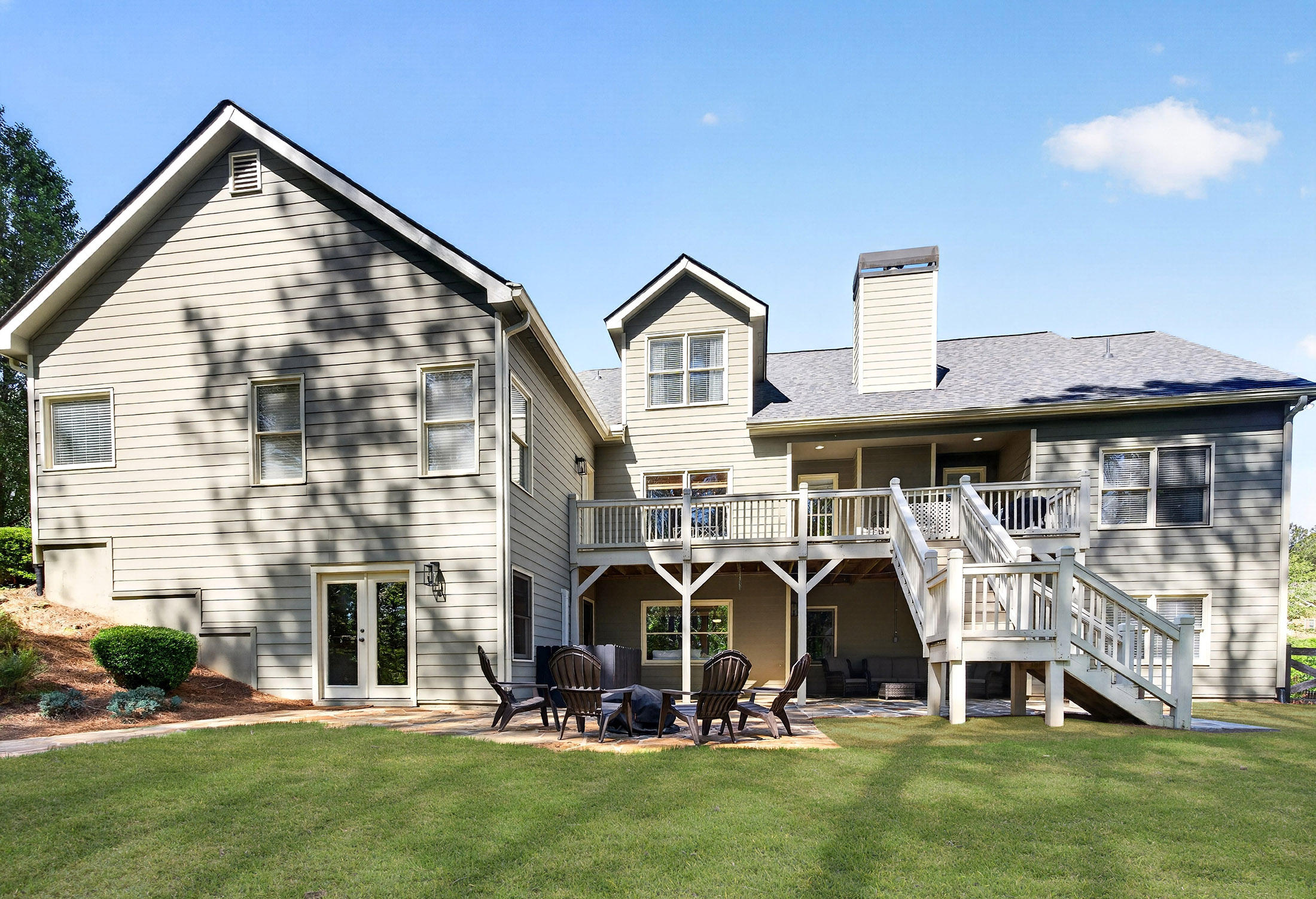  Located in the Highly Sought-After Governors Preserve Community - 物件實景