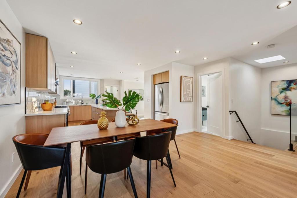 San Francisco, California, 94116, United States, 4 Bedrooms Bedrooms, ,4 BathroomsBathrooms,Residential,For Sale,2014062