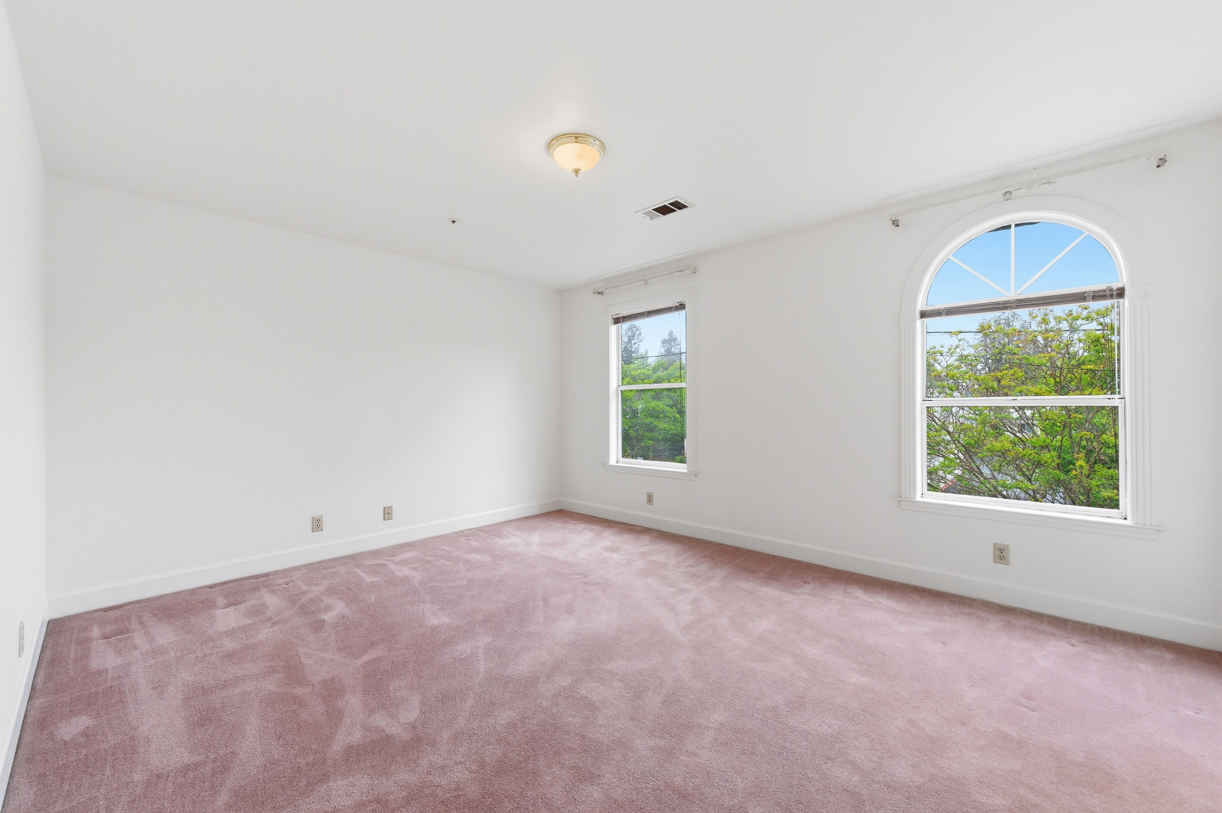  Classic Charm and Comfortable Living - 物件實景