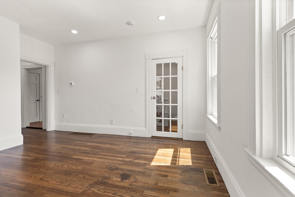 Quincy, Massachusetts, 02169, United States, 3 Bedrooms Bedrooms, ,2 BathroomsBathrooms,Residential,For Sale,1943561